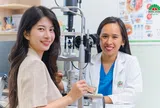 TS.BS Đinh Thị Hoàng Anh: Tiến sĩ nhãn khoa từ chối châu Âu để trở về bảo vệ đôi mắt người Việt