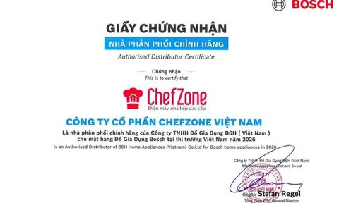 Bức tranh chân dung Thứ trưởng Trần Thanh Nam được ghép từ 3.600 tấm ảnh nhỏ