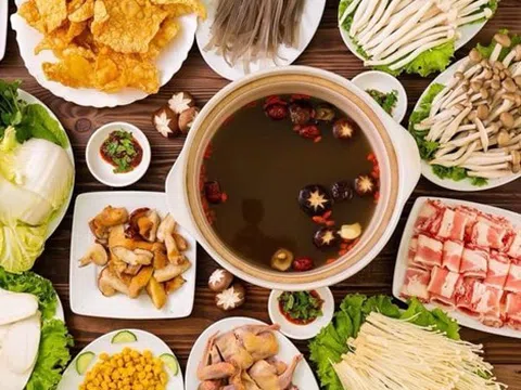 Tiệc Tất Niên Trọn Vẹn Cảm Xúc Tại Lẩu Nấm Gia Khánh - Không Gian Gắn Kết, Tinh Hoa Từ Thiên Nhiên