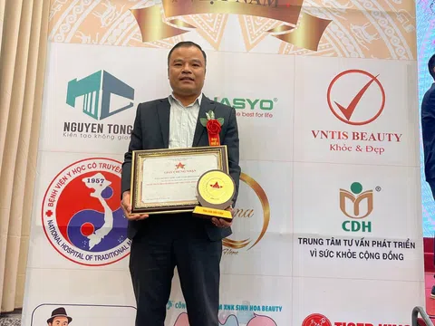 Cao Đức Vịnh, nghệ nhân yêu lan giàu lòng nhân ái