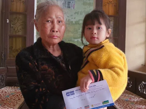 Thương cảm 2 cháu nhỏ mồ côi sống cùng bà nội 78 tuổi: Bố mất vì điện giật, mẹ băng huyết tử vong sáng 30 Tết