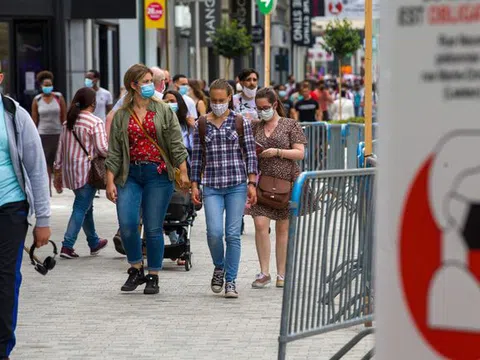 Châu Âu ứng phó đợt bùng phát dịch mới