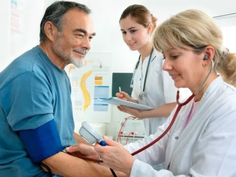 Nguyên nhân tăng huyết áp ở người cao tuổi?