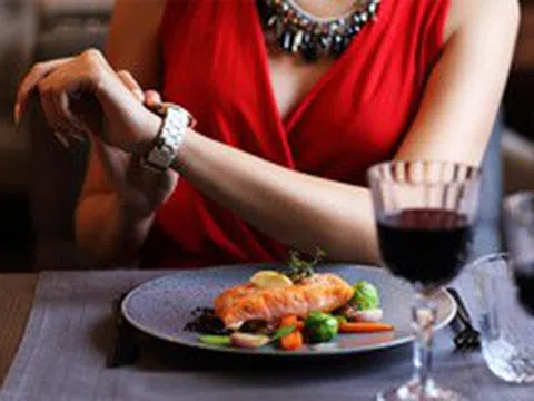 Giảm cân nhanh: Phương pháp 16/8 an toàn mà vẫn được ăn ngon