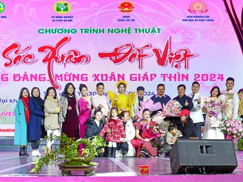 NSƯT Hương Giang để lại những ấn tượng đặc biệt qua Chương trình Nghệ thuật "Sắc Xuân Đất Việt 2024"