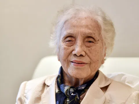 Nhà báo Vương Xuân Nguyên: AHLĐ Nguyễn Thị Bình là “bông hồng bất tử” của ngành Ngoại giao Việt Nam