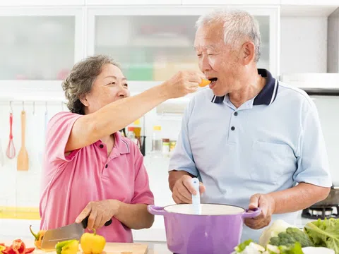 Chế độ dinh dưỡng cho người tuổi ngoài 60