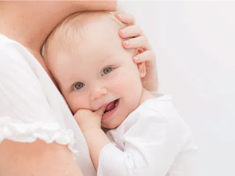 Phụ nữ sau sinh bao lâu thì ăn yến sào được?