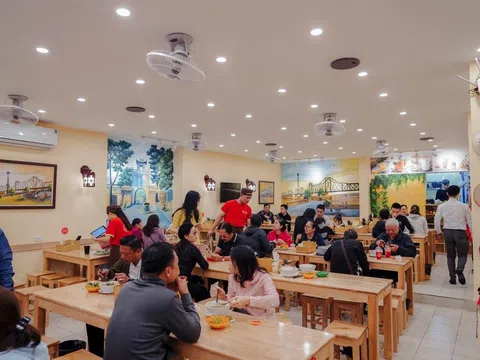 Bổ sung dinh dưỡng cùng bún riêu Hải Sản Vương Thủy